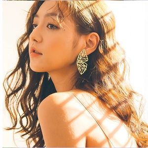 𝟚/$𝟚𝟝 𝔹𝕦𝕥𝕥𝕖𝕣𝕗𝕝𝕪 𝔾𝕠𝕝𝕕𝕖𝕟 𝕎𝕚𝕟𝕘 ℙ𝕖𝕟𝕕𝕒𝕟𝕥 𝔼𝕒𝕣𝕣𝕚𝕟𝕘𝕤